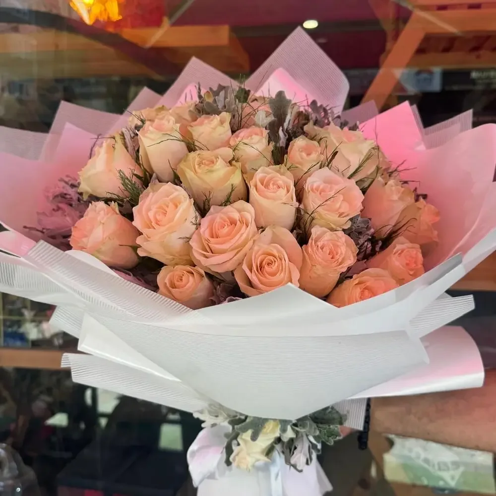 Güngörende çiçekçi — 2