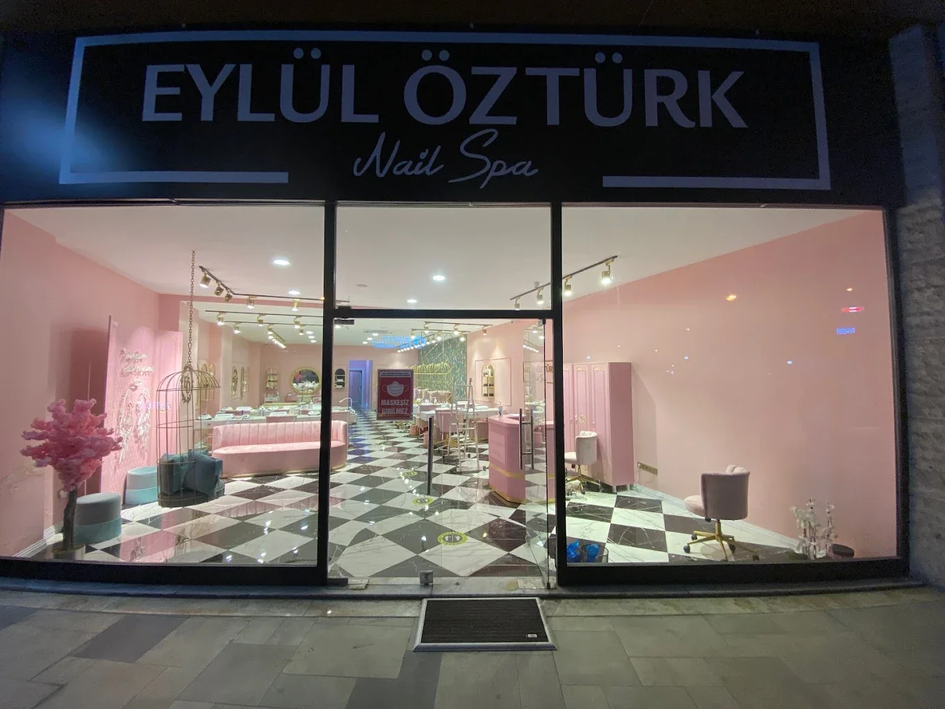 Eylül Öztürk Nail SPA - Fotoğraf 1