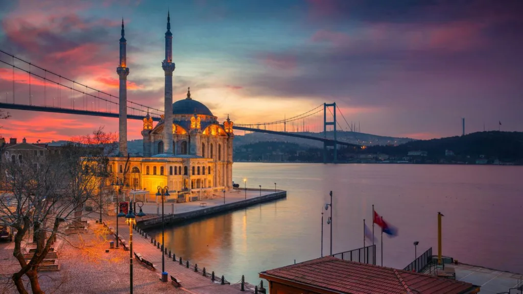 Beşiktaş’ta Gezilecek En İyi Yerler - 02 - Puan.com