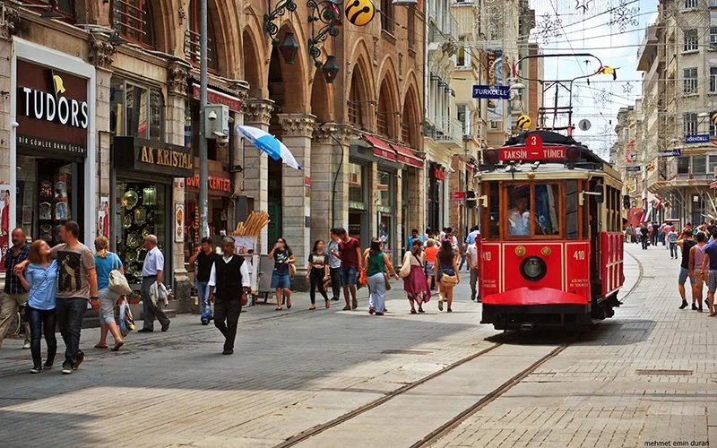 En İyi Beyoğlu Gezilecek Yerler - 02 - Puan.com