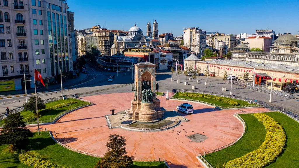 En İyi Beyoğlu Gezilecek Yerler - Puan.com