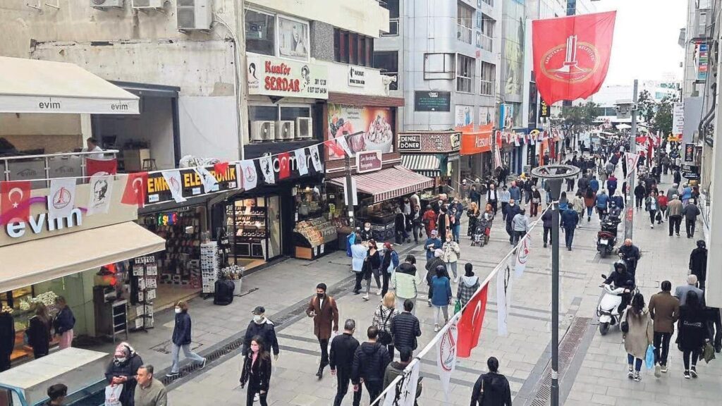 Karşıyaka Gezilecek En İyi Yerler - 02 - Puan.com