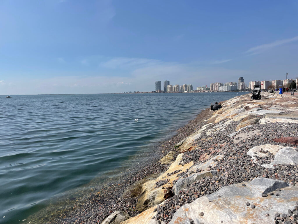Karşıyaka Gezilecek En İyi Yerler - 06 - Puan.com